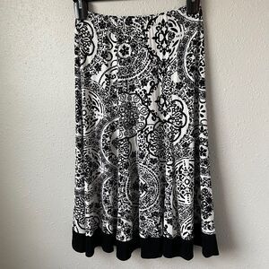 NWT Black and White Floral Print Skirt Size XS